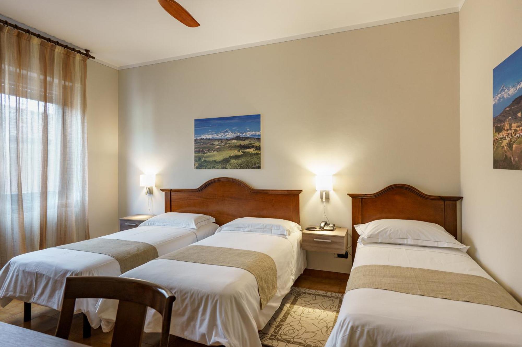 Hotel Il Grappolo D'Oro Monforte dʼAlba Esterno foto