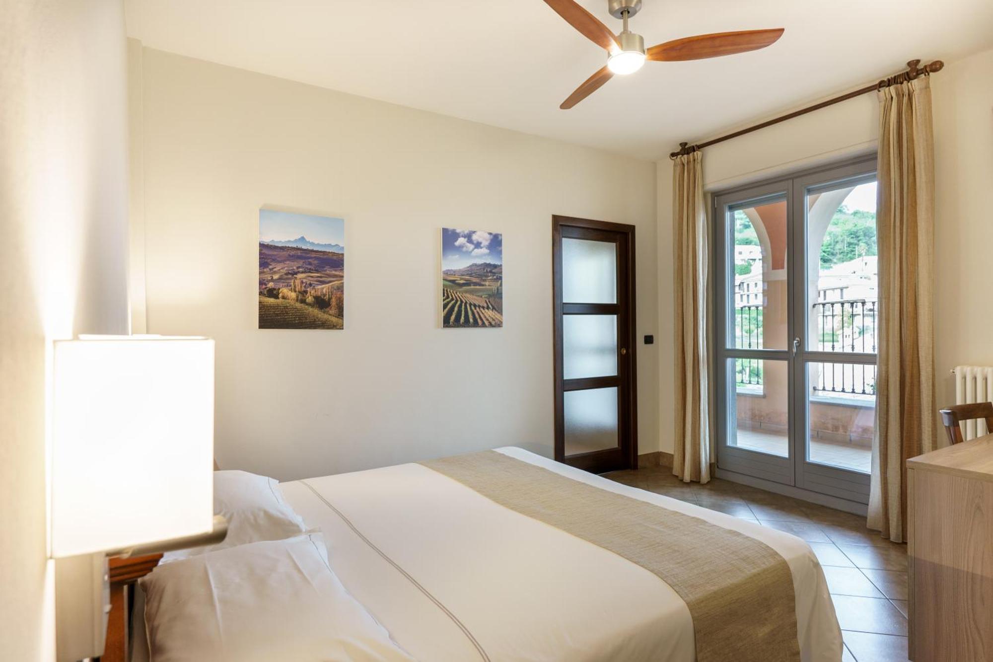 Hotel Il Grappolo D'Oro Monforte dʼAlba Esterno foto