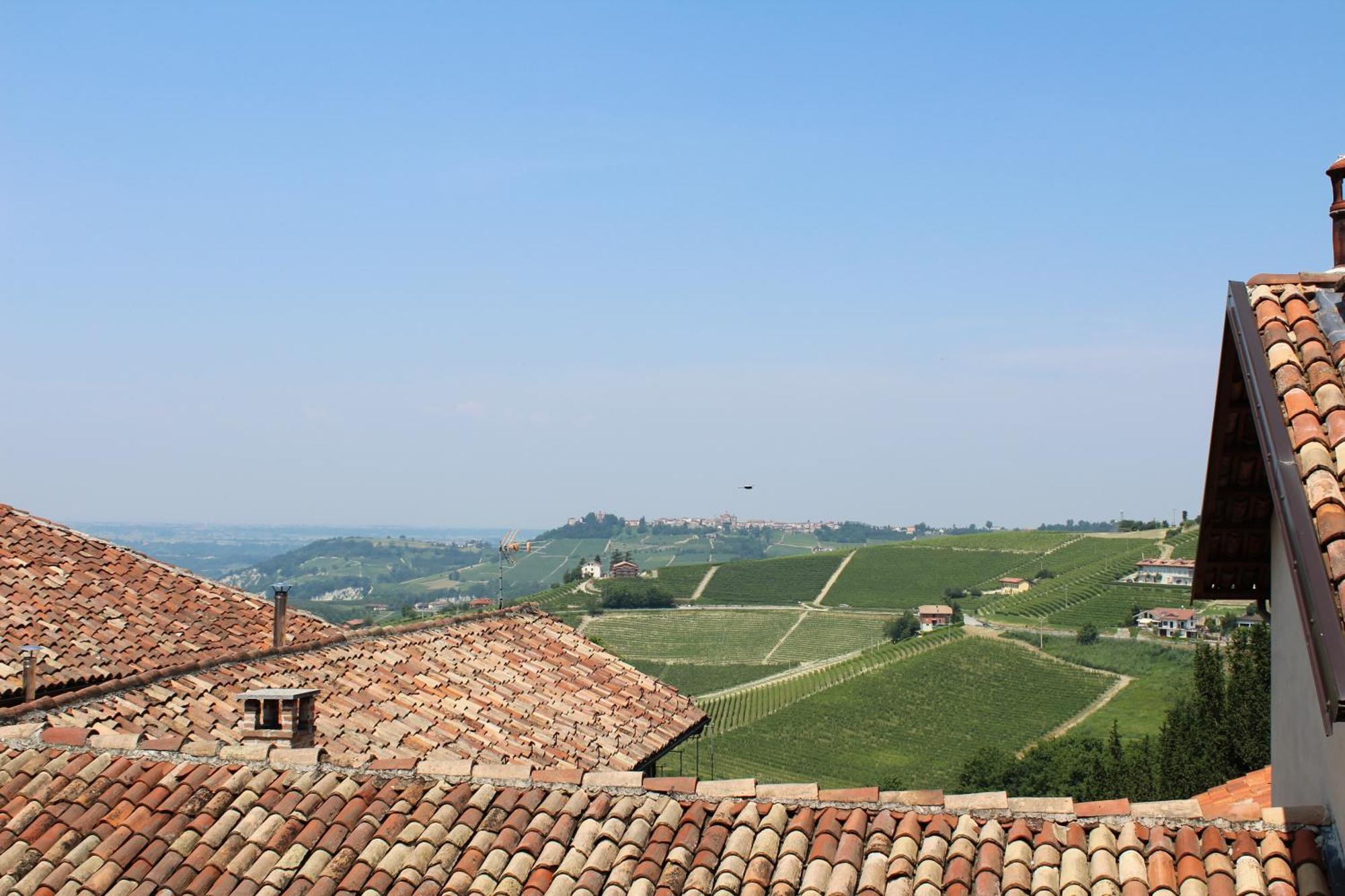 Hotel Il Grappolo D'Oro Monforte dʼAlba Esterno foto
