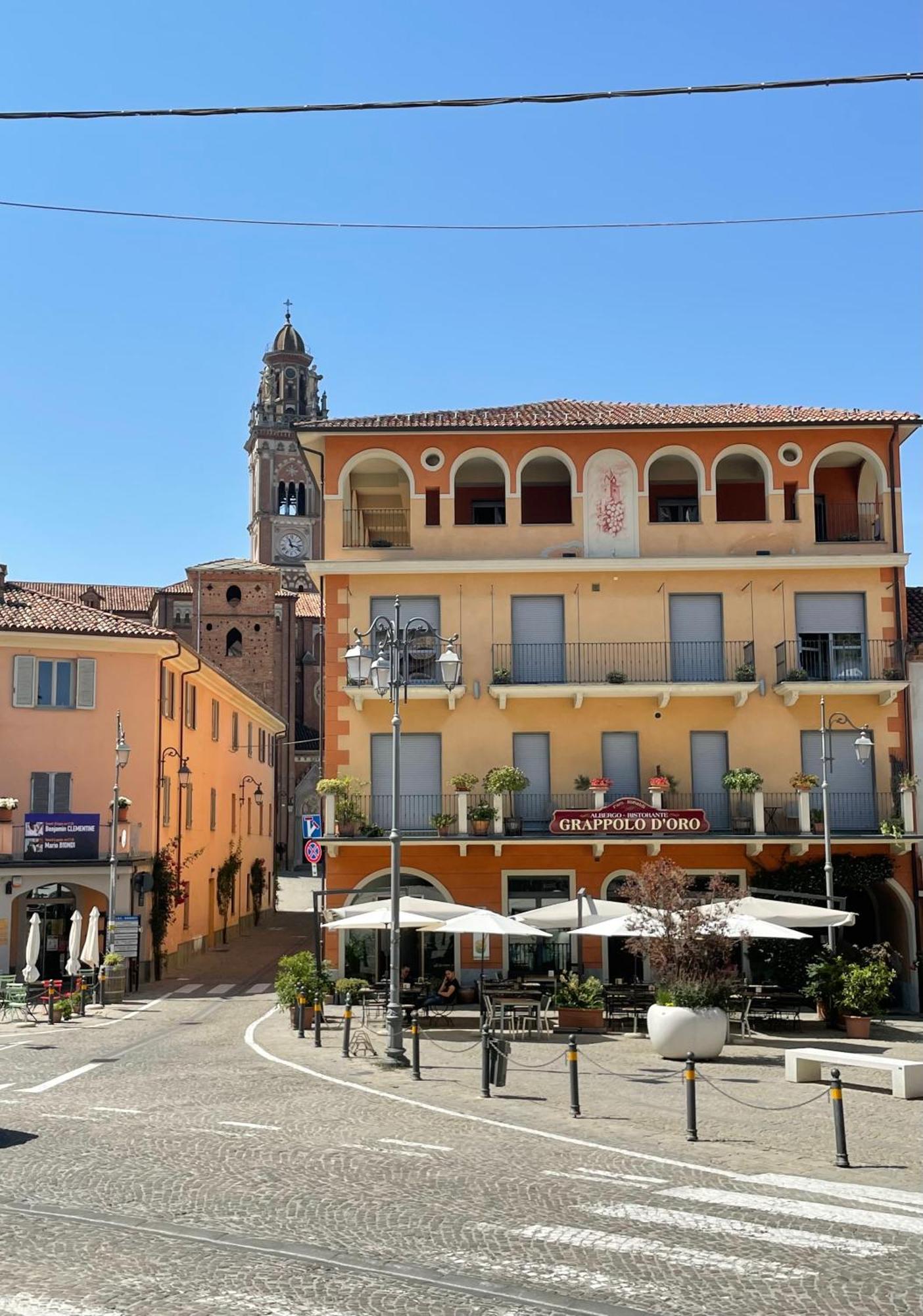 Hotel Il Grappolo D'Oro Monforte dʼAlba Esterno foto
