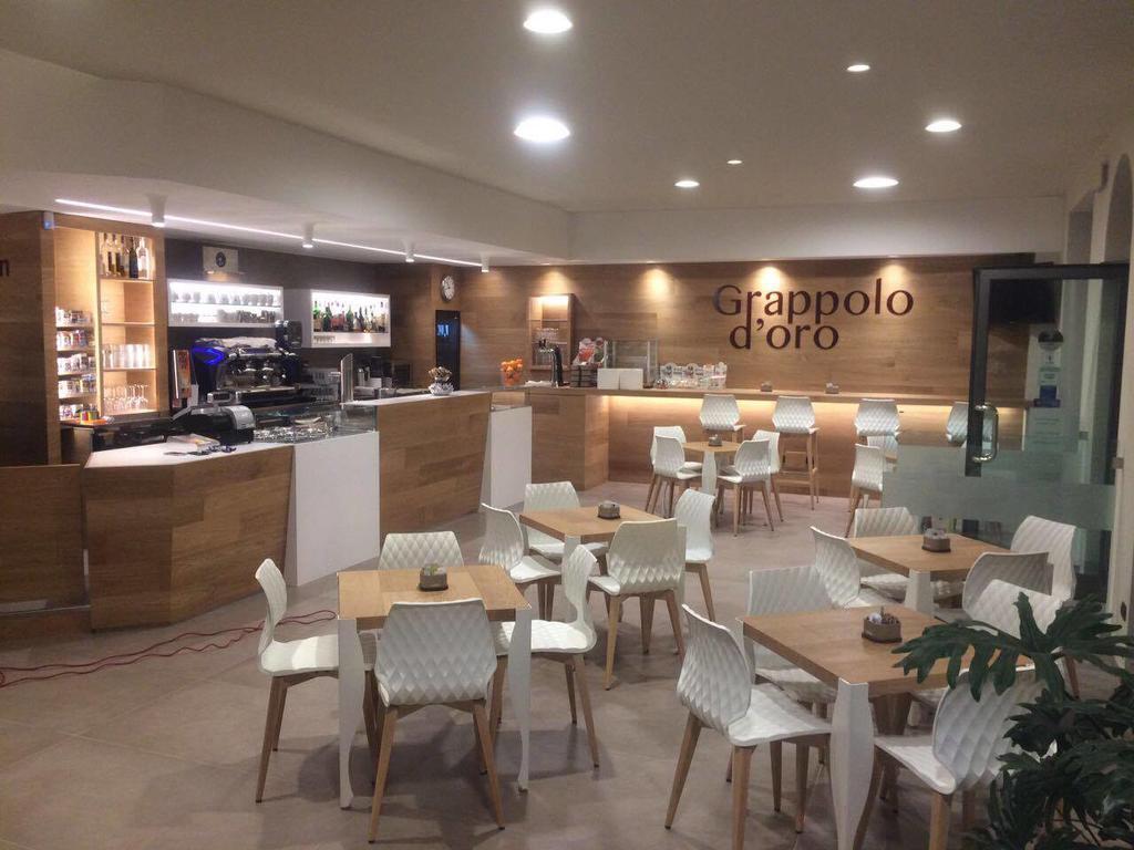Hotel Il Grappolo D'Oro Monforte dʼAlba Esterno foto
