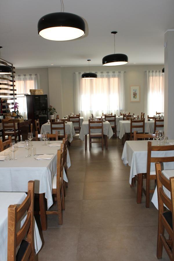 Hotel Il Grappolo D'Oro Monforte dʼAlba Esterno foto